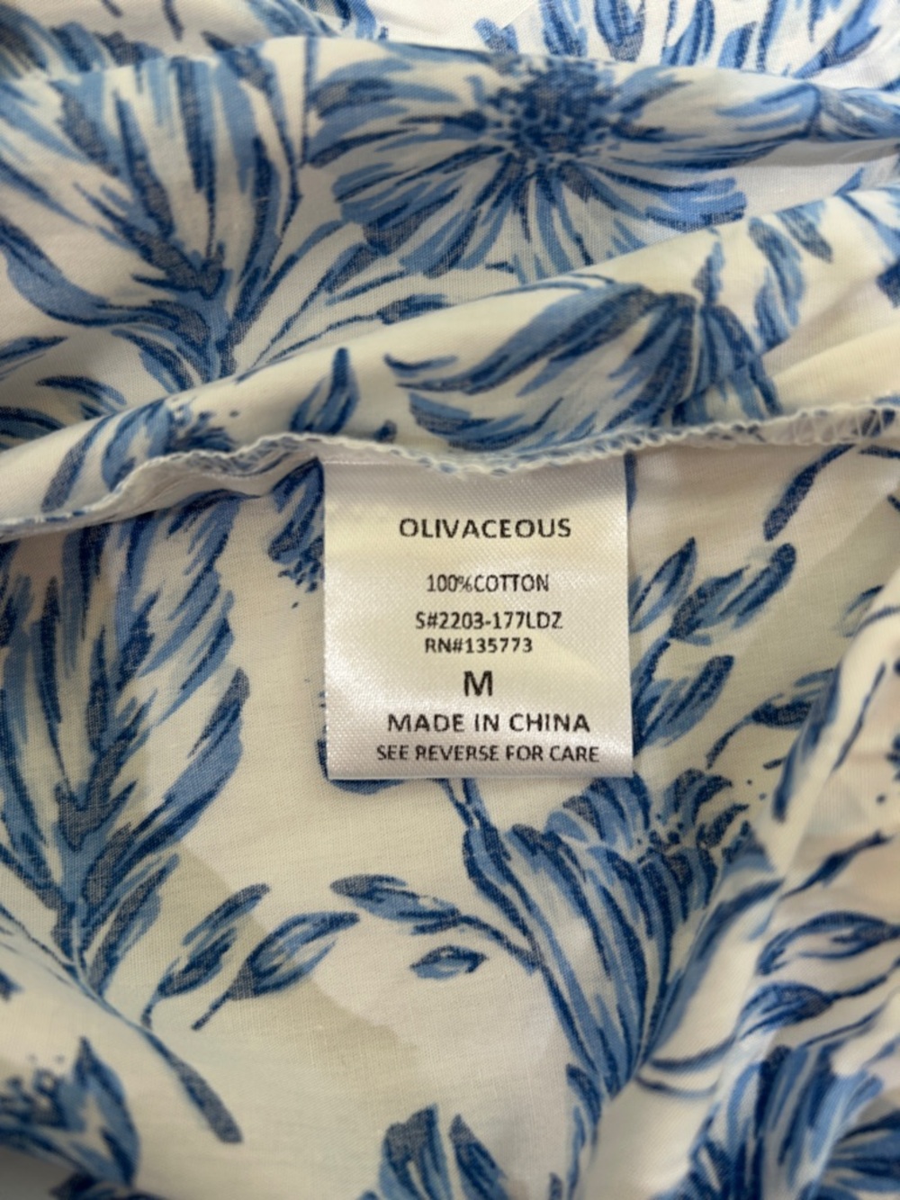 Olivaceous White Blue Floral Off-Shoulder Crop Top Women Size M NWT Cottagecore - Picture 6 of 7